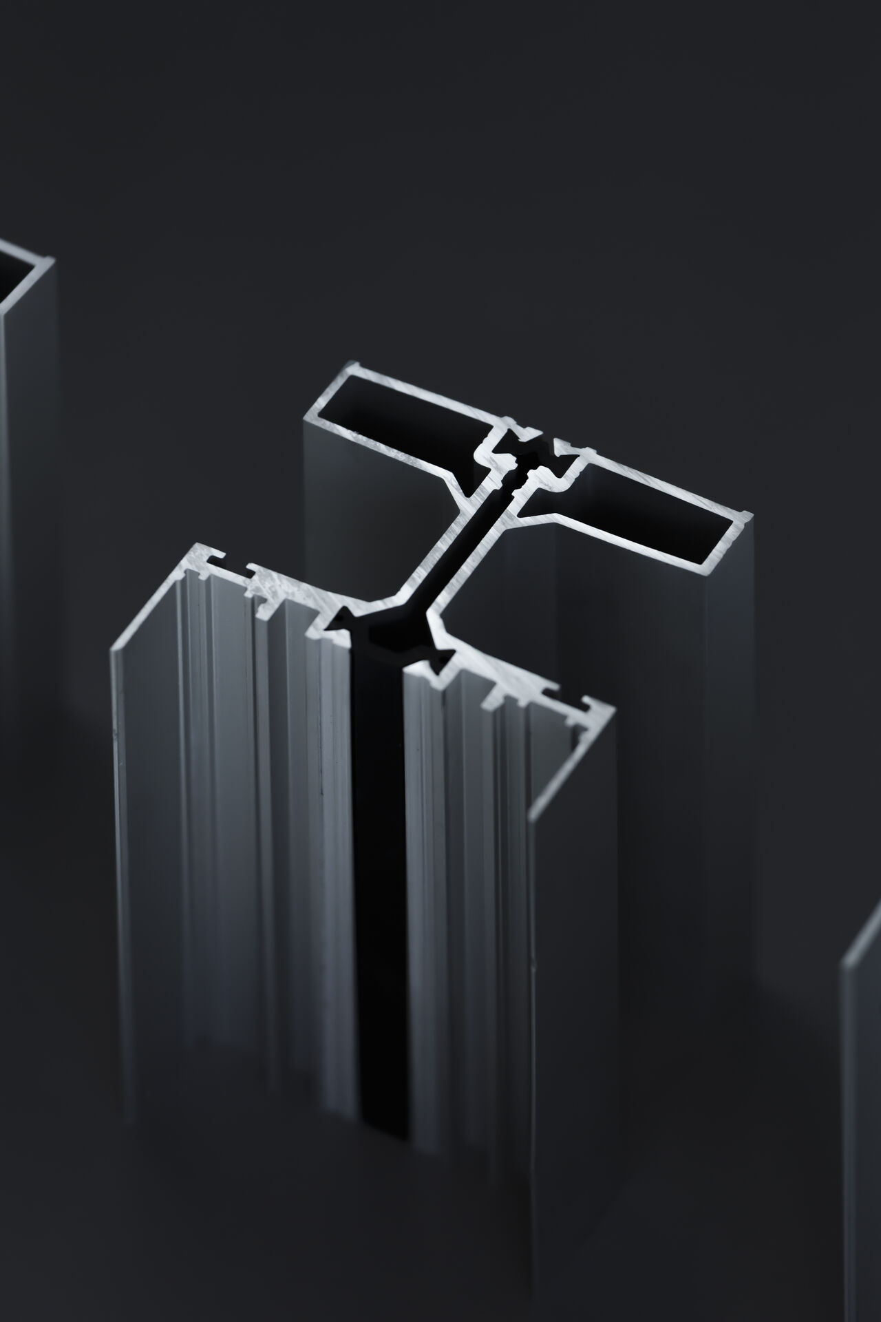 חלונות LYRICAL